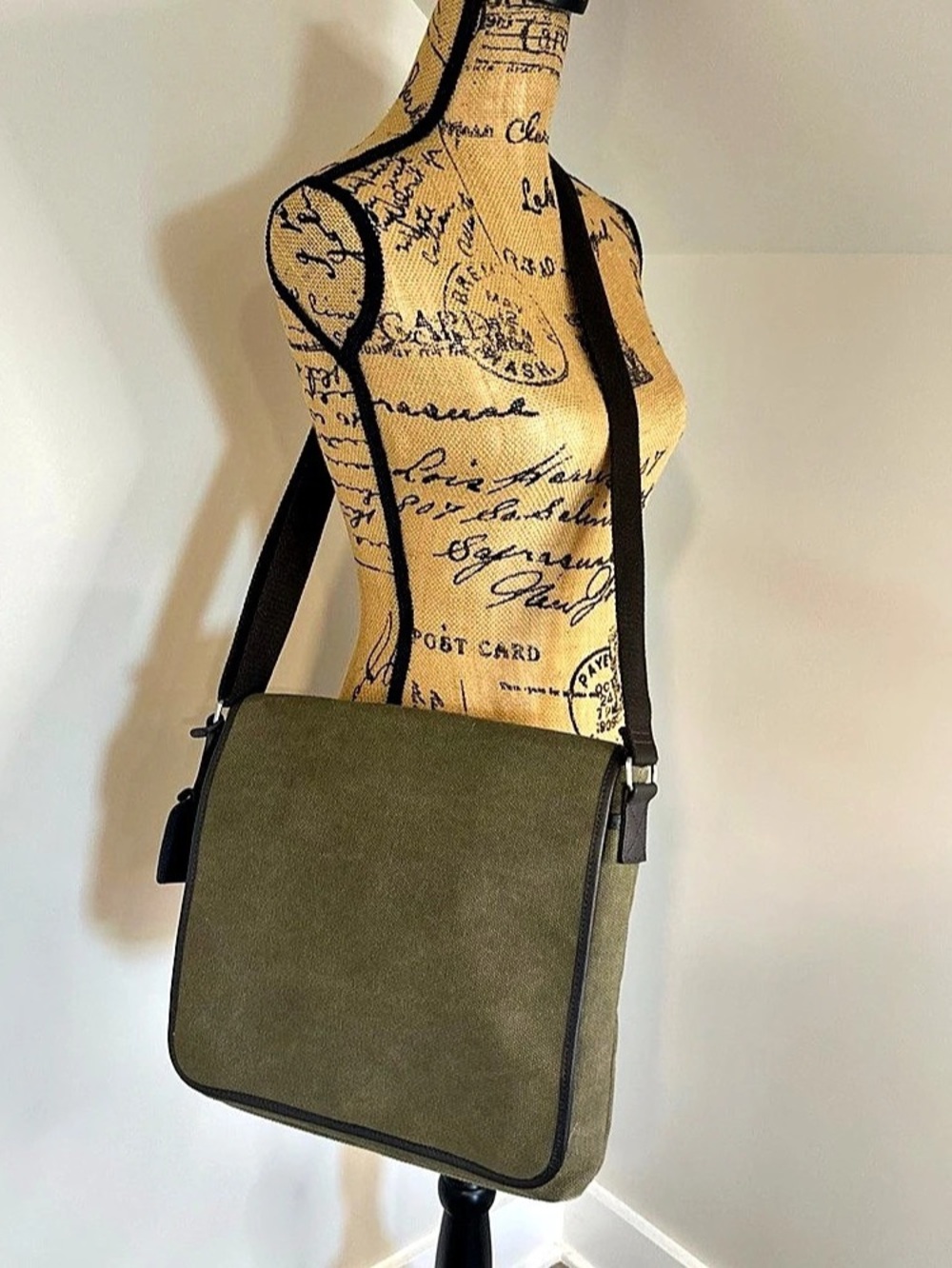 Levenger Olive Green Canvas Brown Leather Messenger Bag Laptop Crossbody Vintage